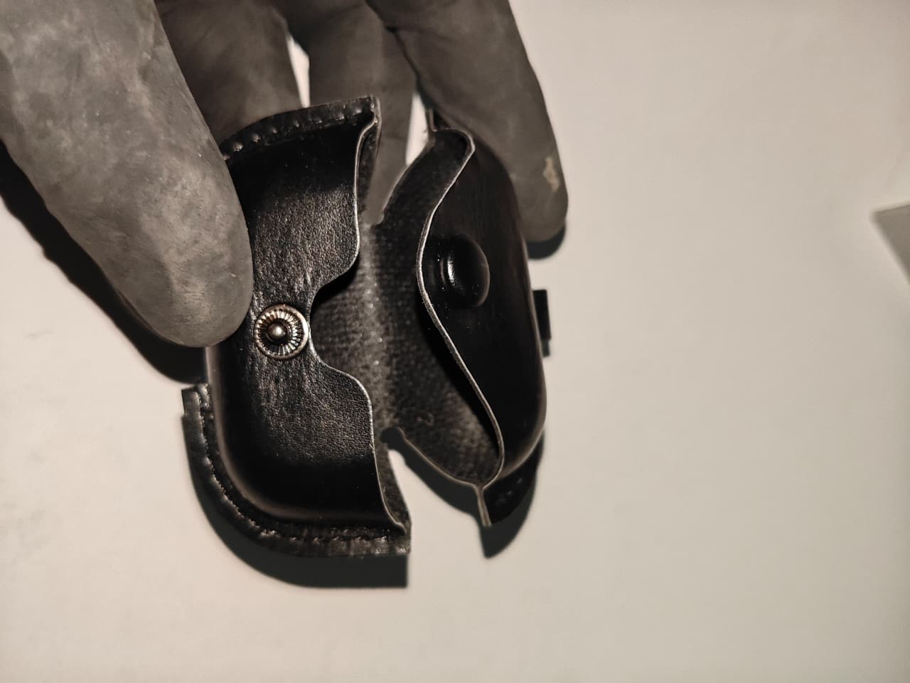 Apple AirPods pro leather case