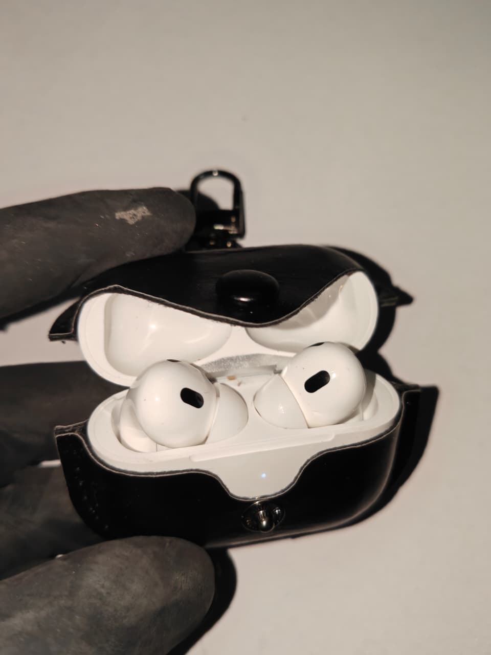 Apple AirPods pro leather case