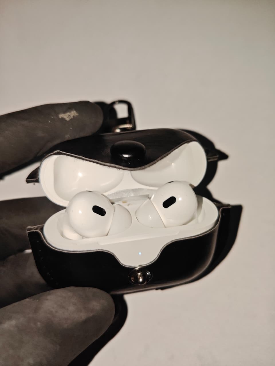 Apple AirPods pro leather case